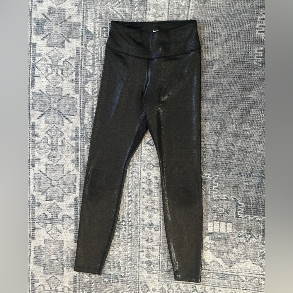 NWOT Nike activewear shimmer leggings. Dri Fit. No flaws. Tried on. XS